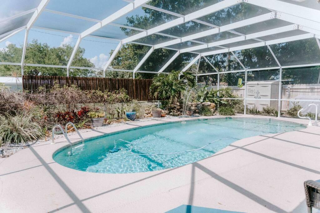Entire Home, Heated Pool, Just 10 Min To Beach! 维罗比奇 外观 照片