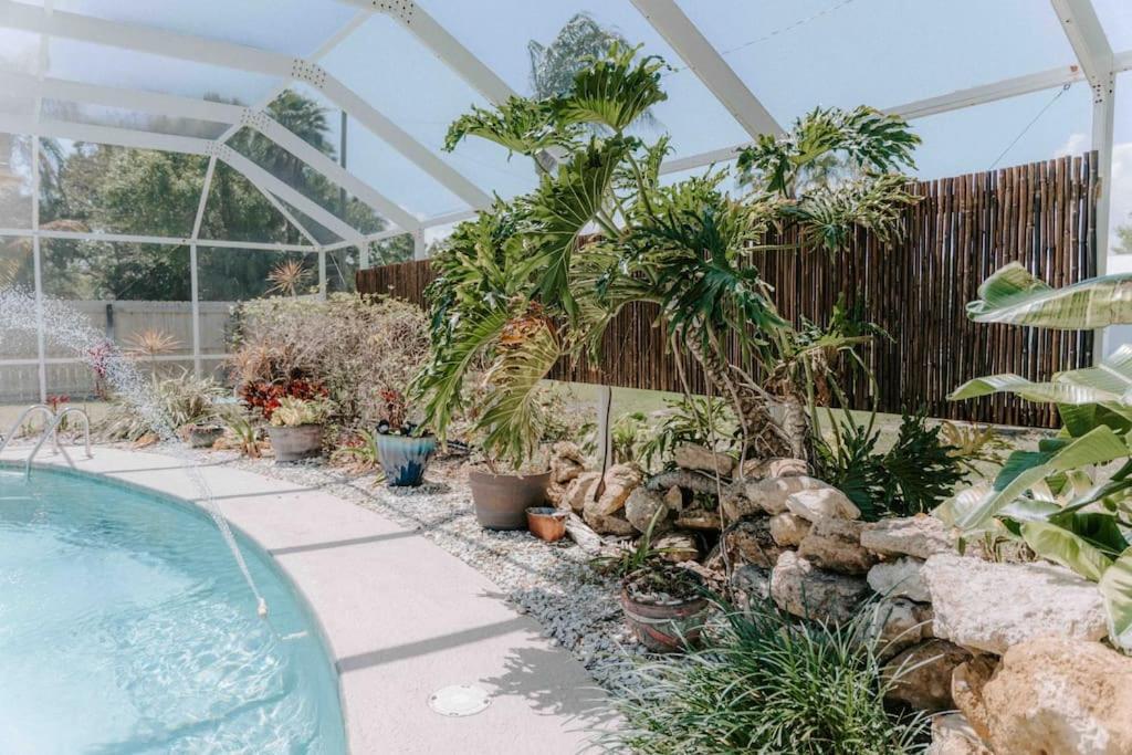 Entire Home, Heated Pool, Just 10 Min To Beach! 维罗比奇 外观 照片